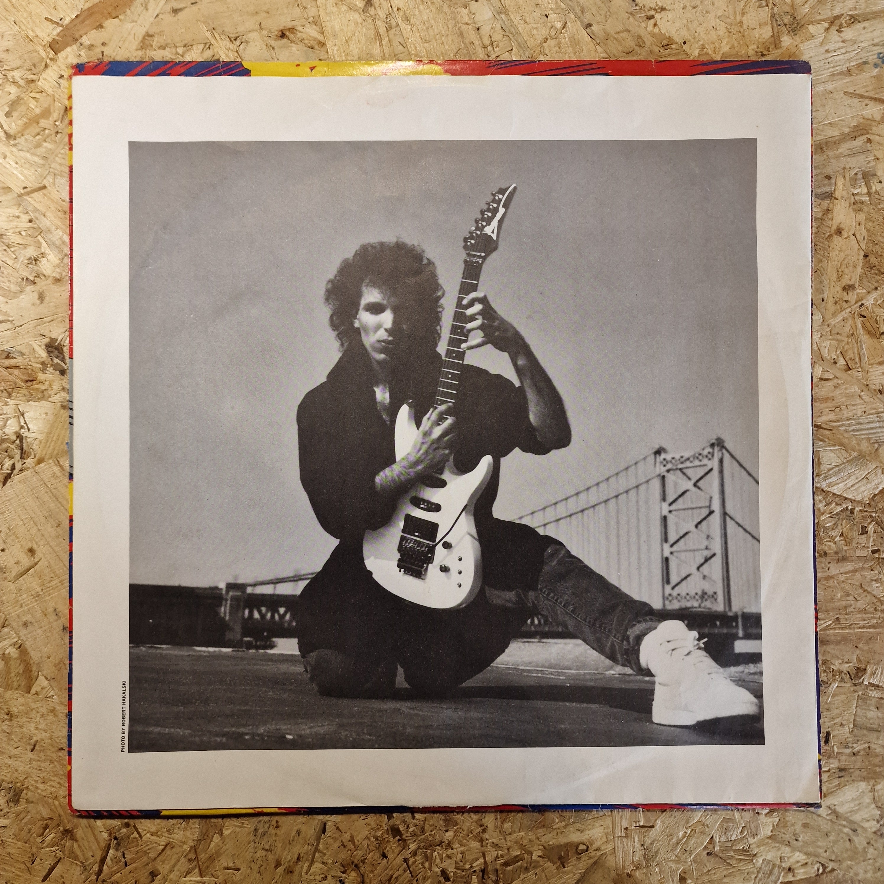 Joe Satriani – Surfing With The Alien