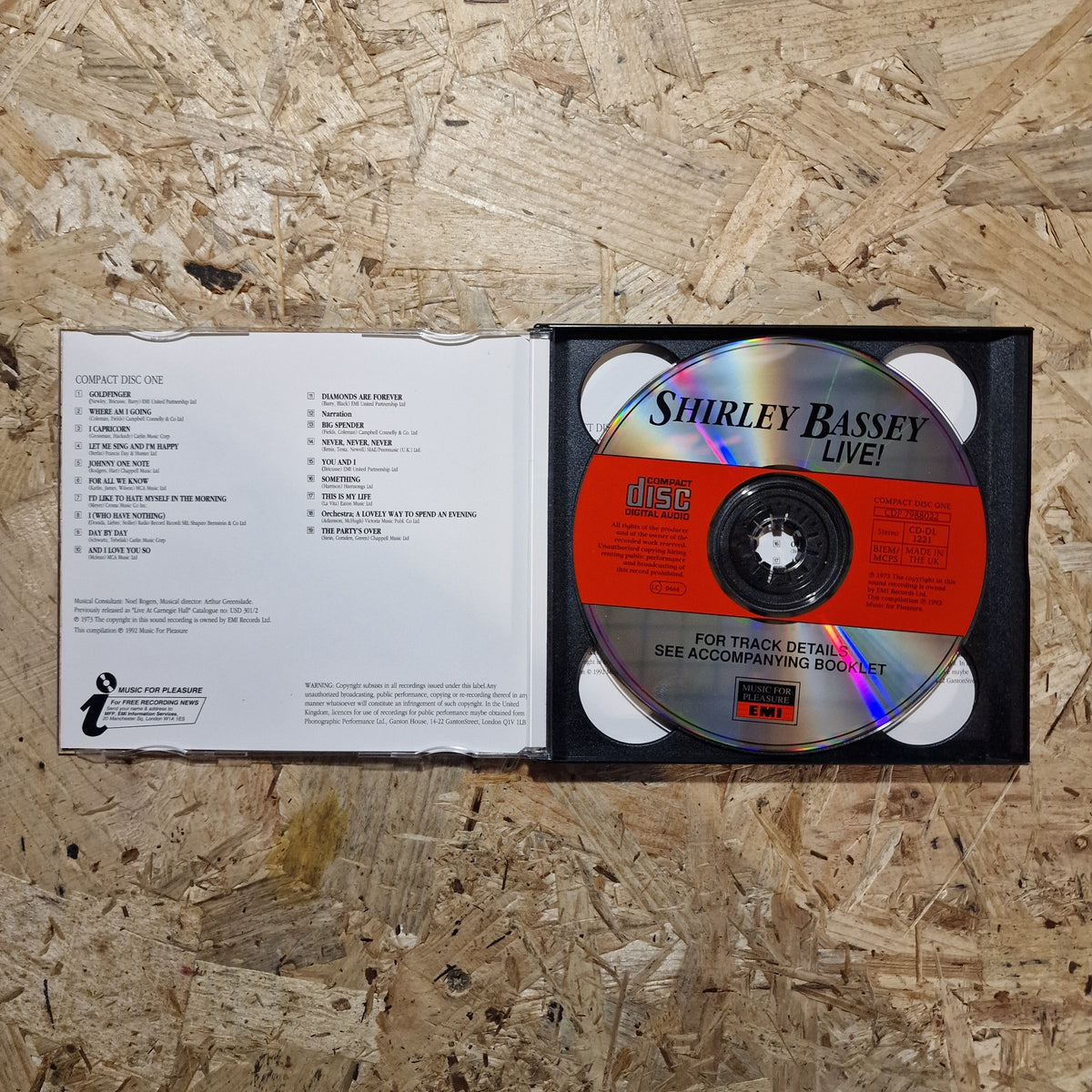 Shirley Bassey – Shirley Bassey Live