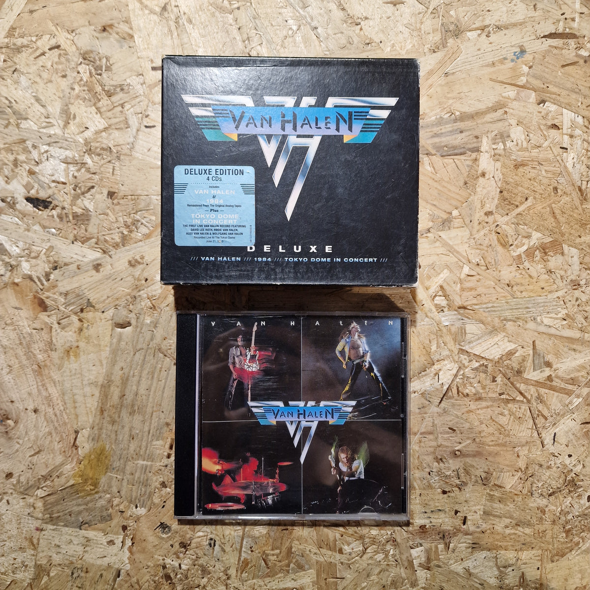 Van Halen – Deluxe