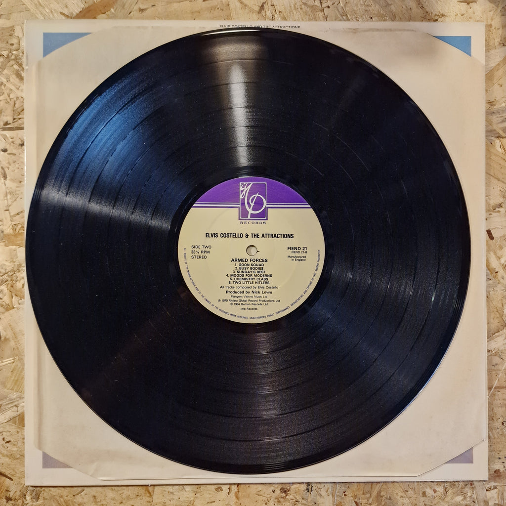 Elvis Costello And The Attractions – Armed Forces
