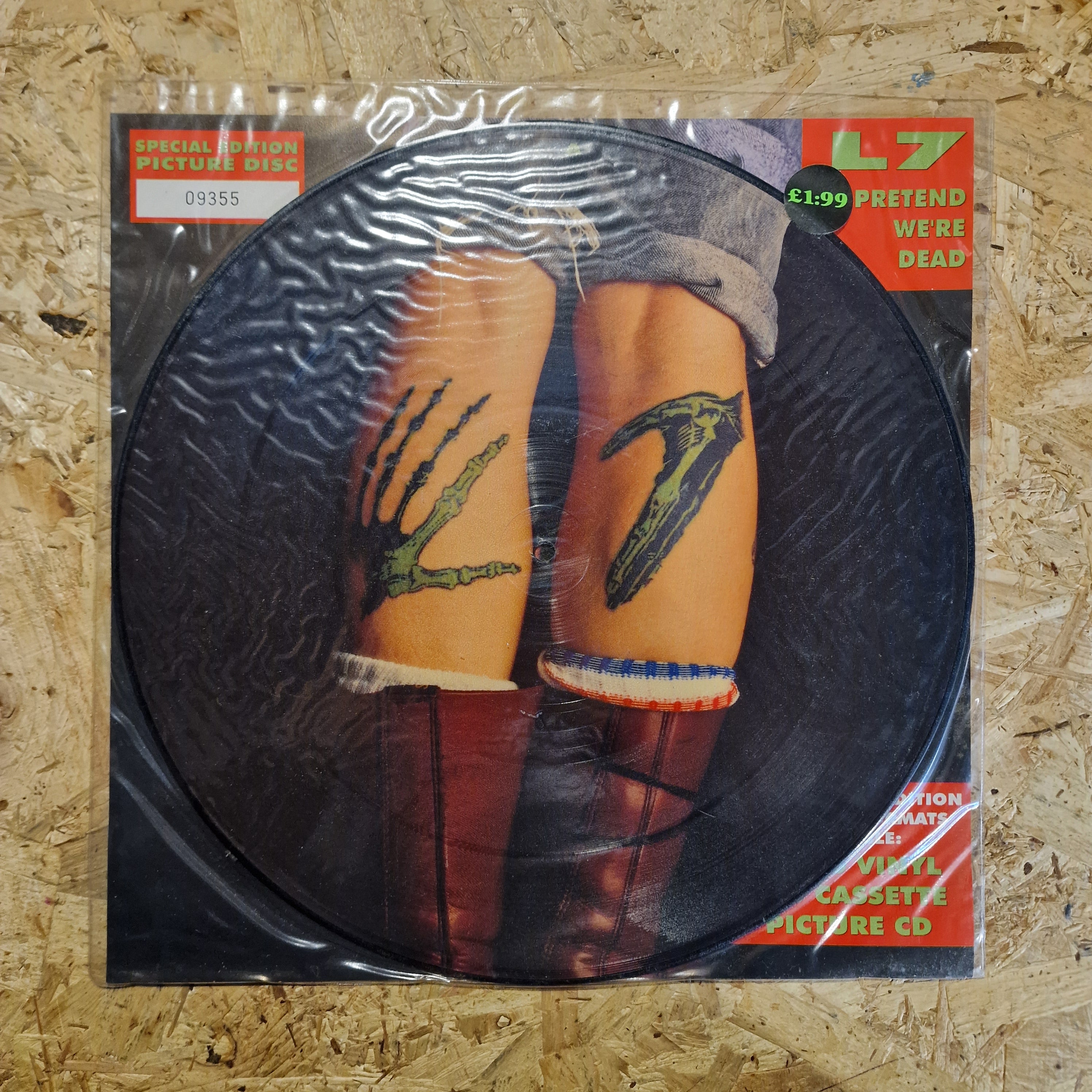 L7 – Pretend We're Dead