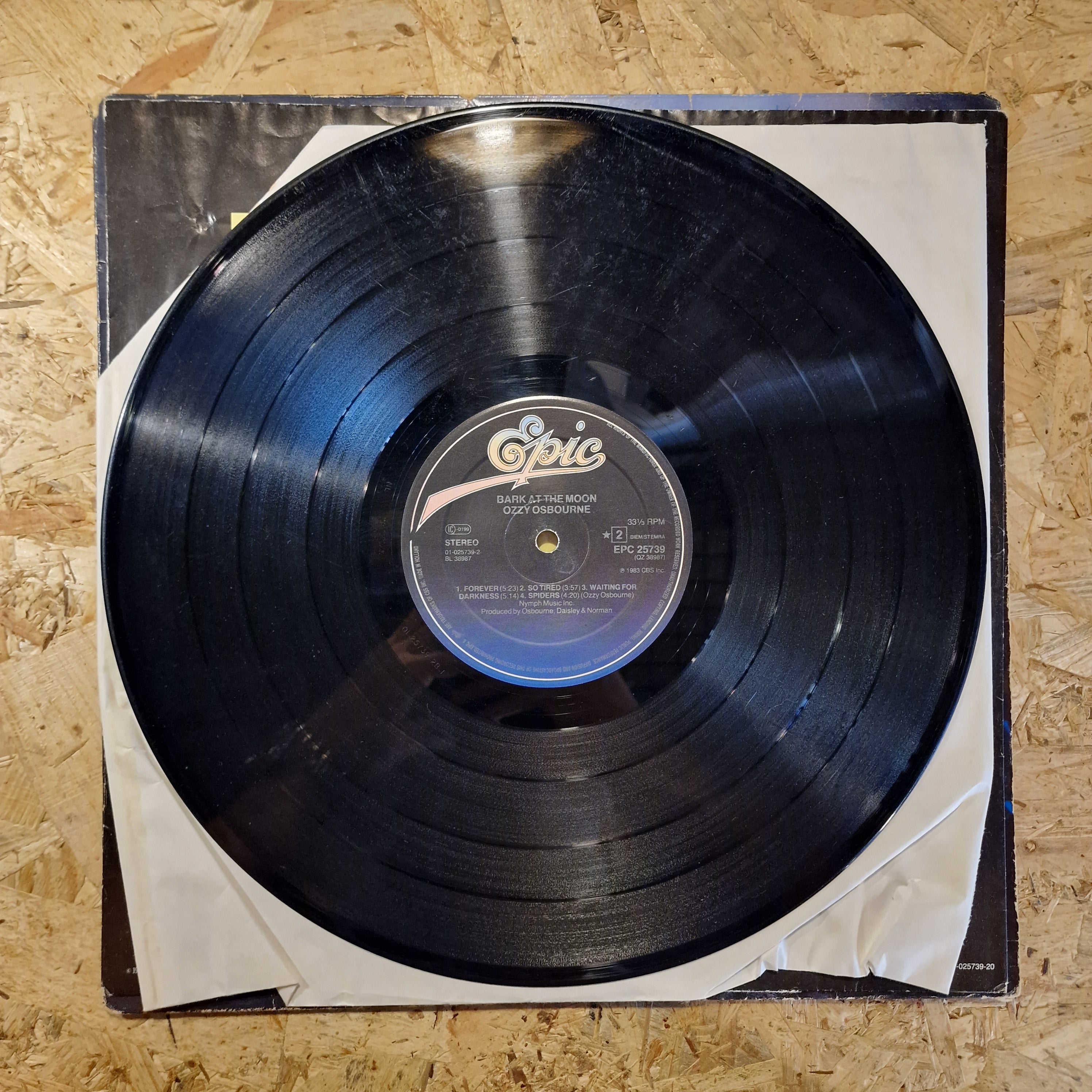 Ozzy Osbourne – Bark At The Moon