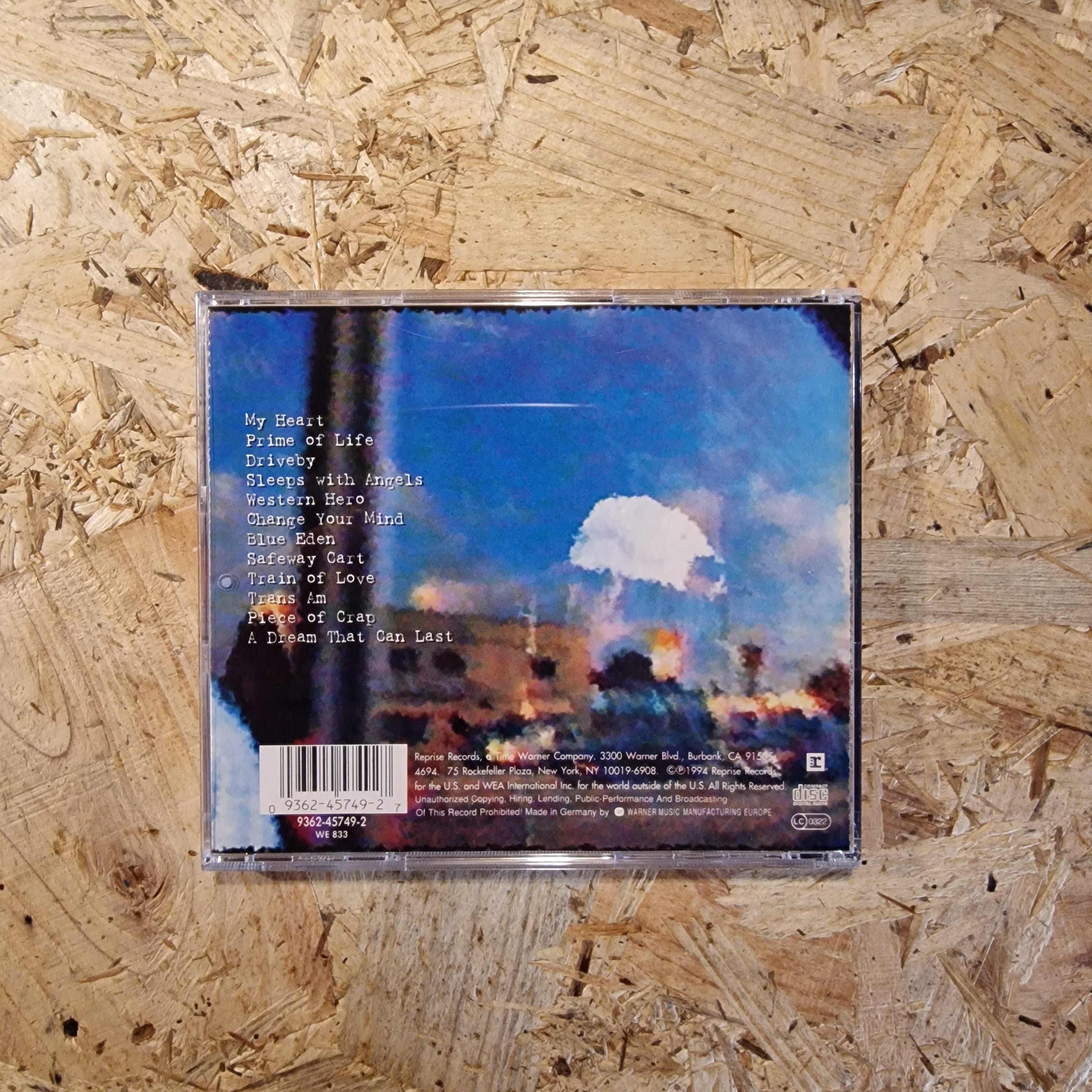 Neil Young And Crazy Horse – Sleeps With Angels