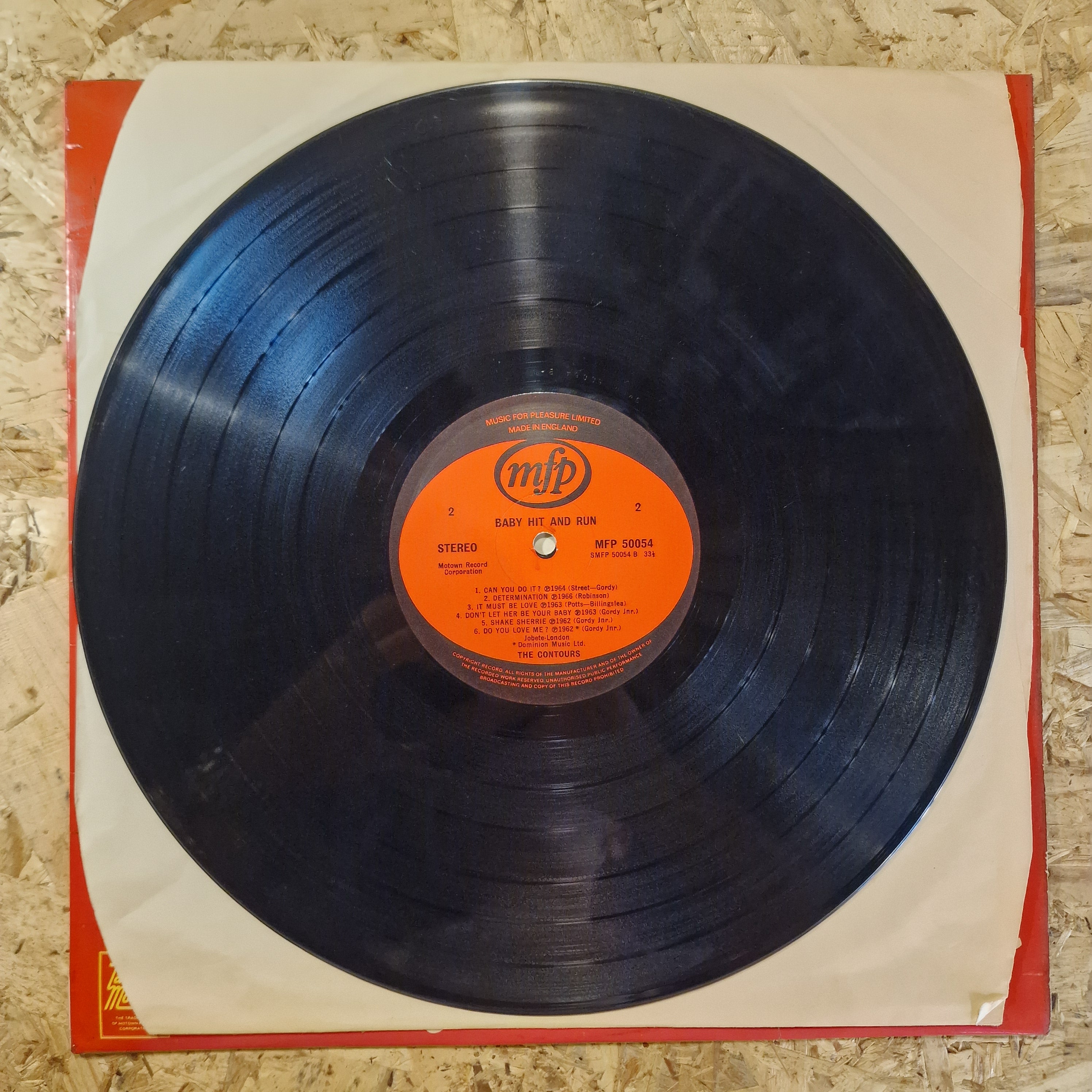 The Contours – Baby Hit And Run