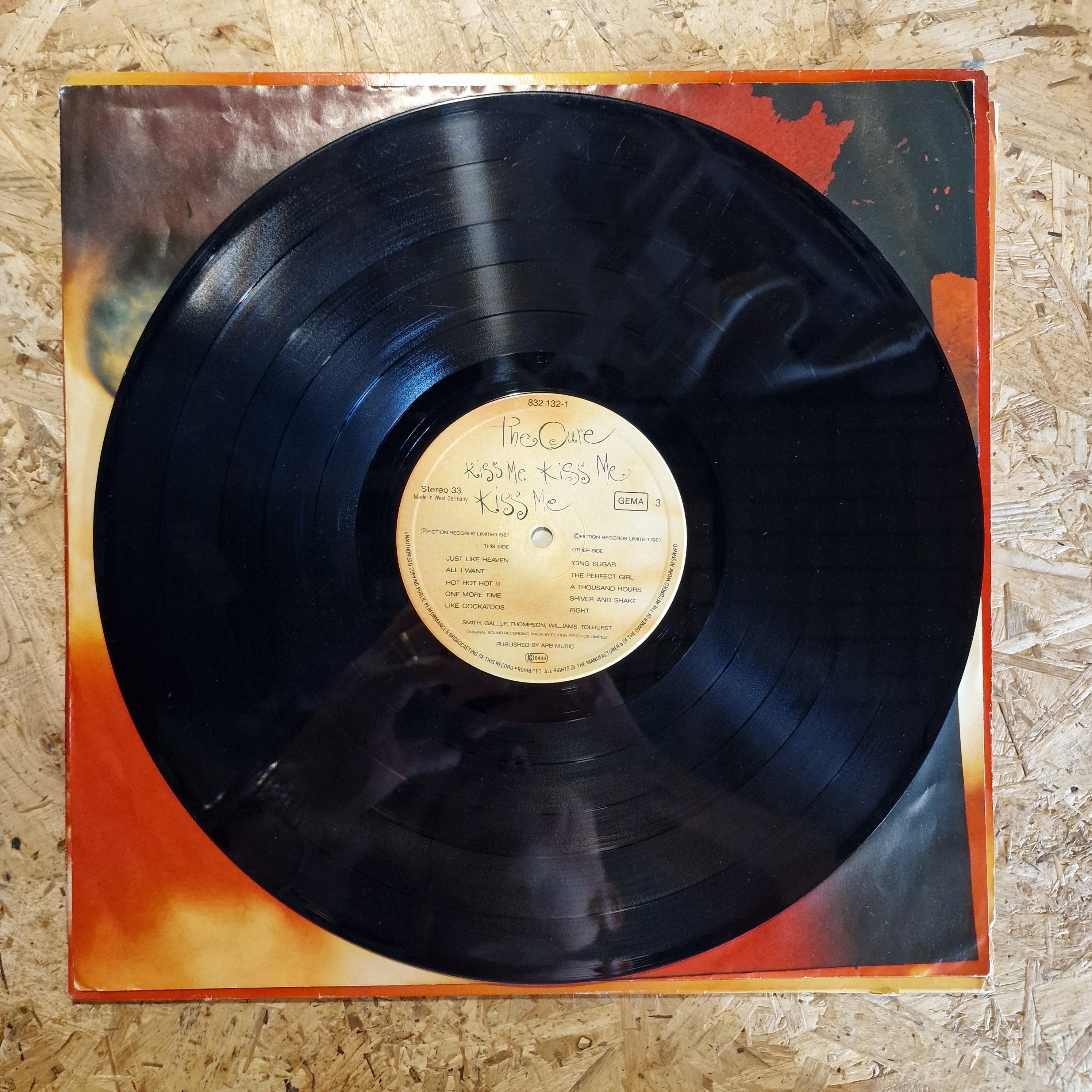 The Cure – Kiss Me Kiss Me Kiss Me