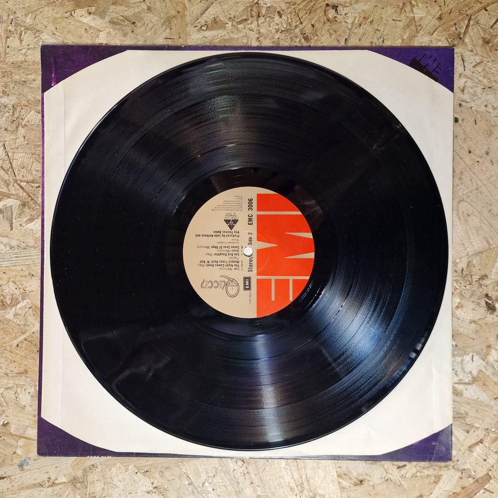 Queen – Queen