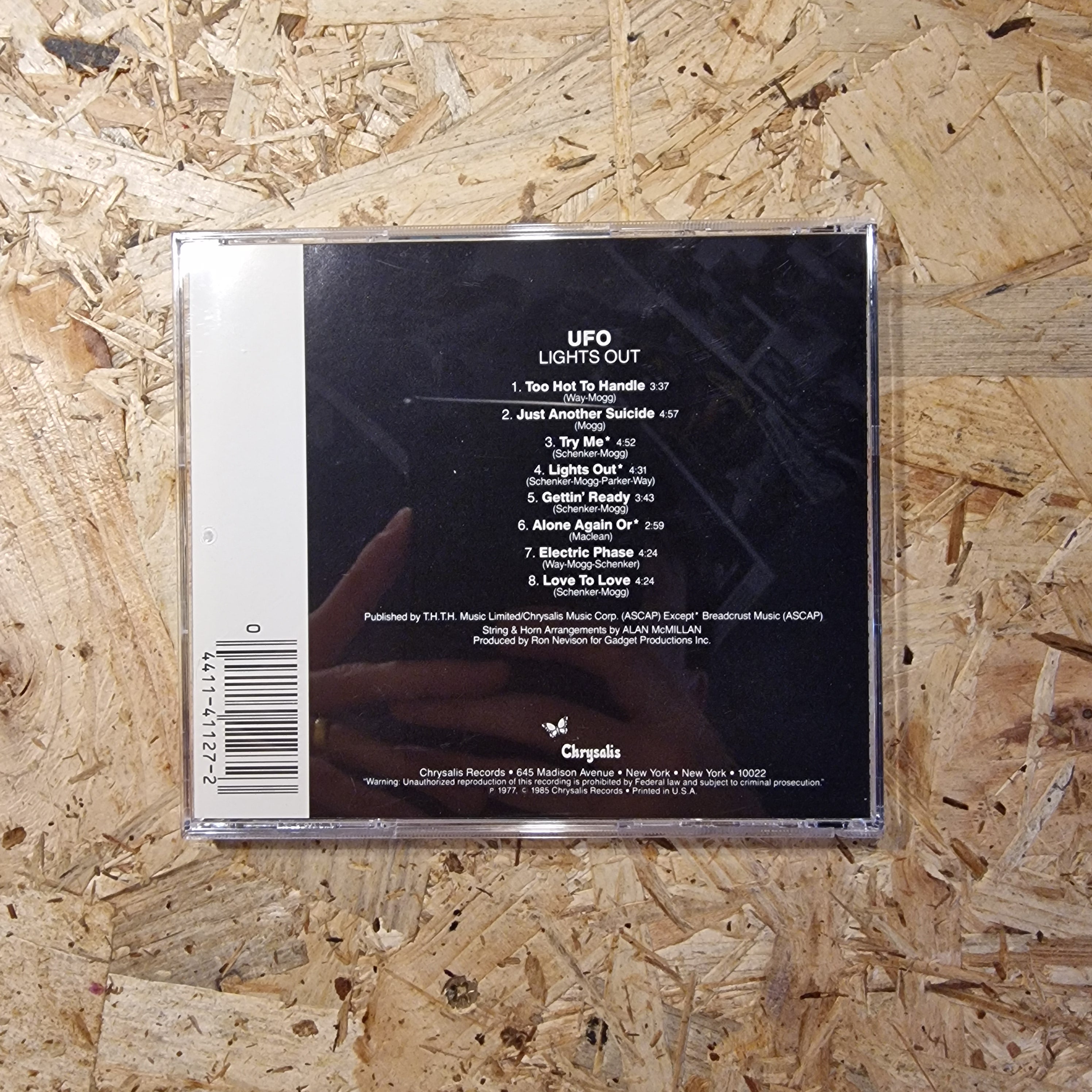 UFO – Lights Out